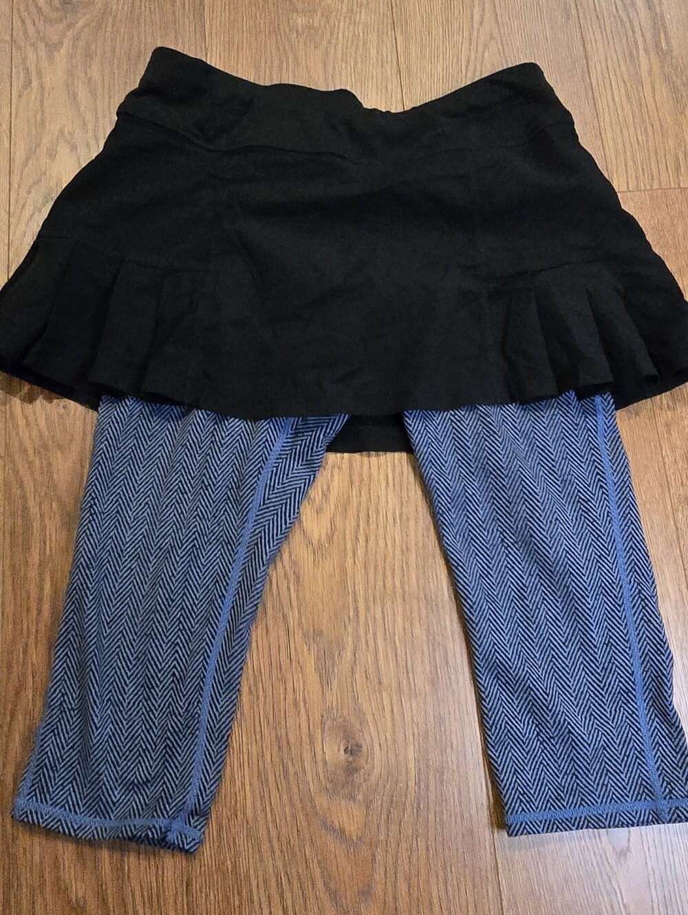 Athleta XS Skirted Leggings Black Blue Herringbone Cropped Capri Athletic